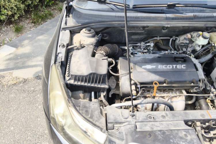 Used Chevrolet Cruze 2011 1.6L SE Automatic Engine Bay Right