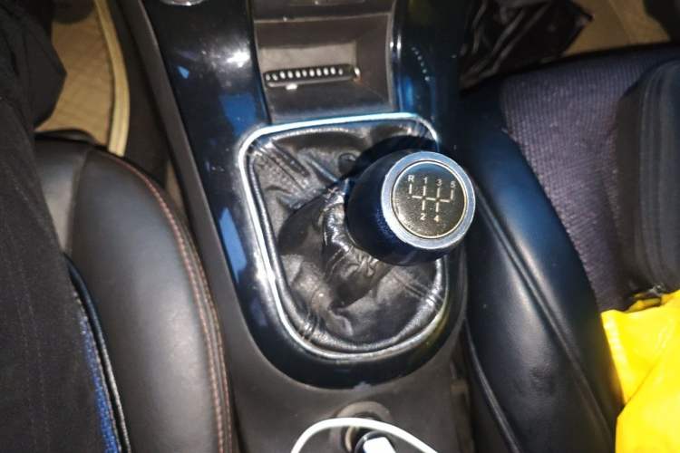 Used Chevrolet Cruze 2011 1.6L SL MT Gear Lever