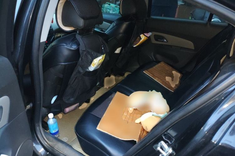 Used Chevrolet Cruze 2011 1.6L SL MT Left Rear Seat