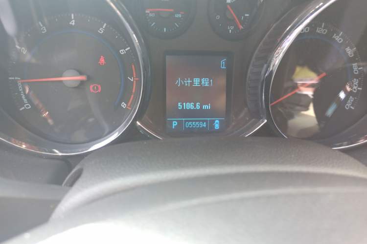 Used Chevrolet Cruze 2011 1.8L SX Automatic Transmission Odometer Close Up