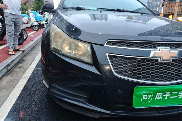 Used Chevrolet Cruze 2011 1.6L SL MT Right Front Headlight