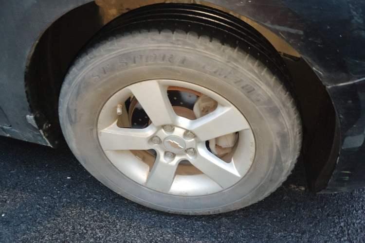 Used Chevrolet Cruze 2011 1.6L SL MT Right Front Wheel Hub