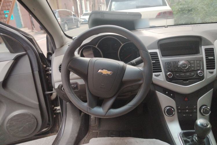 Used Chevrolet Cruze 2011 1.6L SL MT Steering Wheel