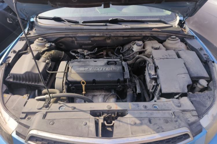 Used Chevrolet Cruze 2011 1.6T SE MT Engine Bay