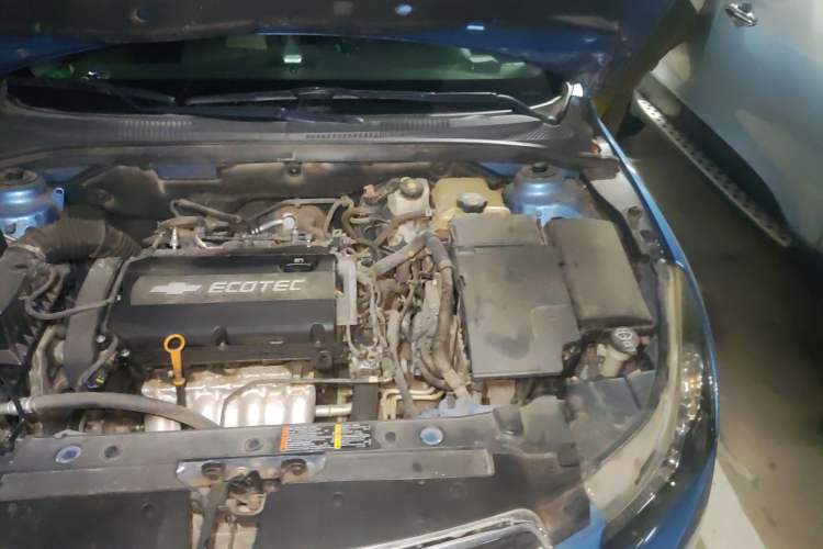 Used Chevrolet Cruze 2011 1.8L SE Automatic Engine Bay Left