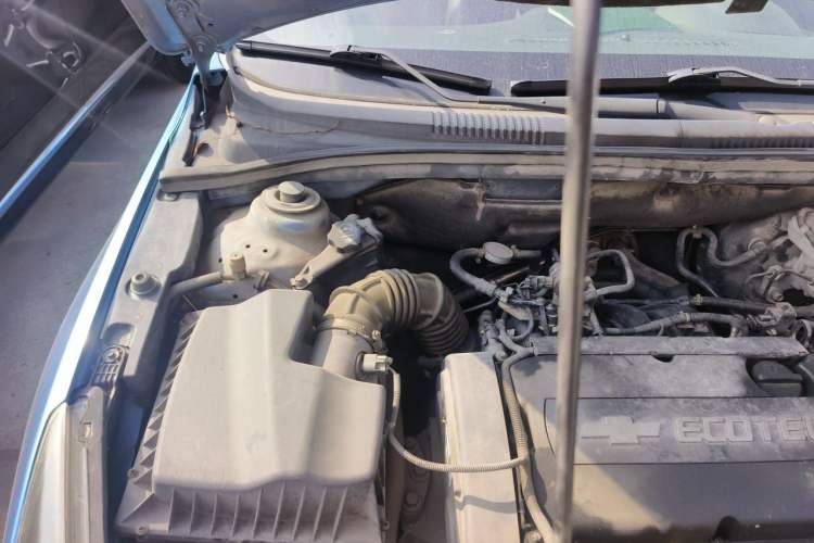 Used Chevrolet Cruze 2011 1.6T SE MT Engine Bay Right