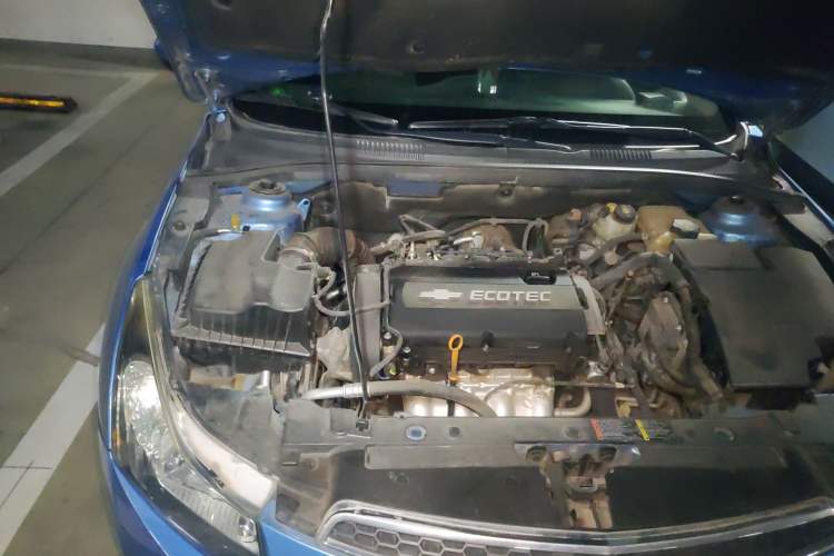 Used Chevrolet Cruze 2011 1.8L SE Automatic Engine Bay Right