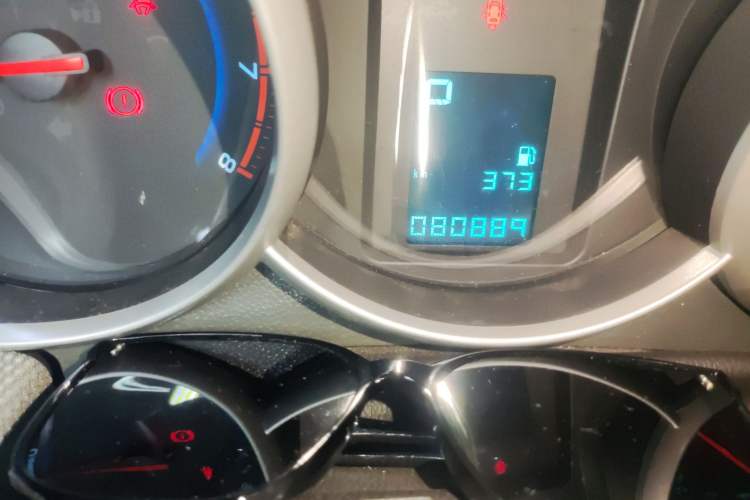 Used Chevrolet Cruze 2011 1.8L SE Automatic Odometer Close Up