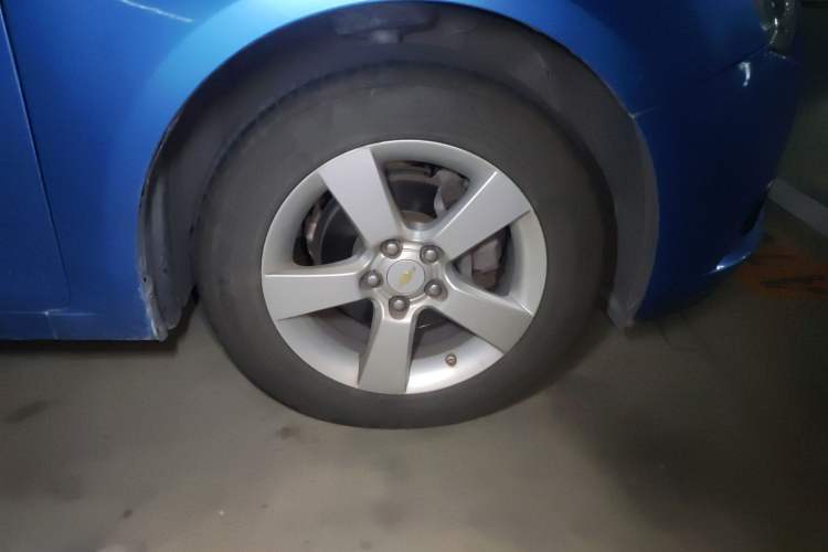 Used Chevrolet Cruze 2011 1.8L SE Automatic Right Front Wheel Hub