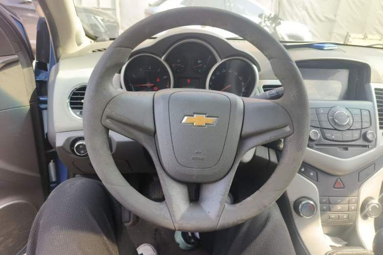 Used Chevrolet Cruze 2011 1.6T SE MT Steering Wheel