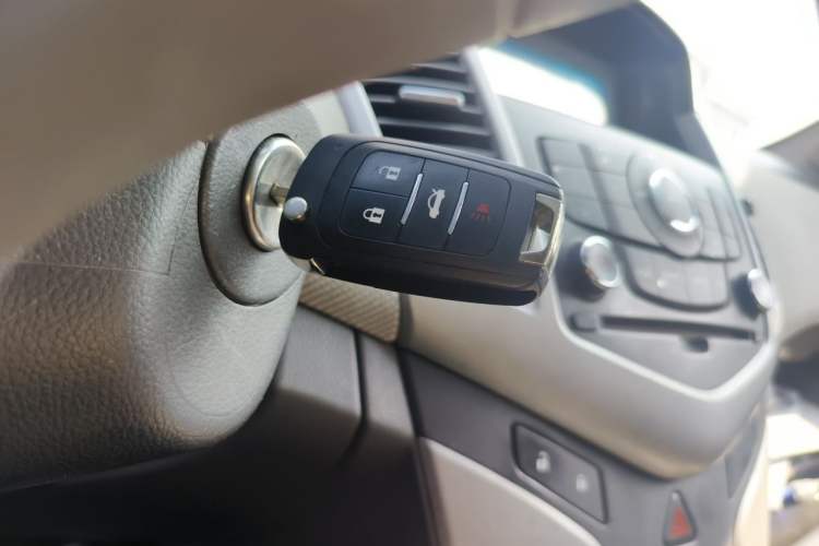 Used Chevrolet Cruze 2011 1.6T SE MT Vehicle Key