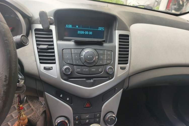 Used Chevrolet Cruze 2011 1.8L SE Automatic Audio And AC Panel