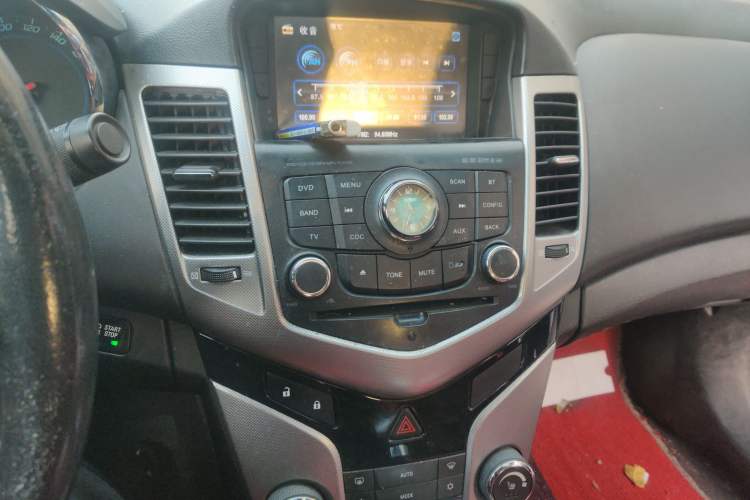 Used Chevrolet Cruze 2011 1.8L SX Automatic Transmission Audio And AC Panel