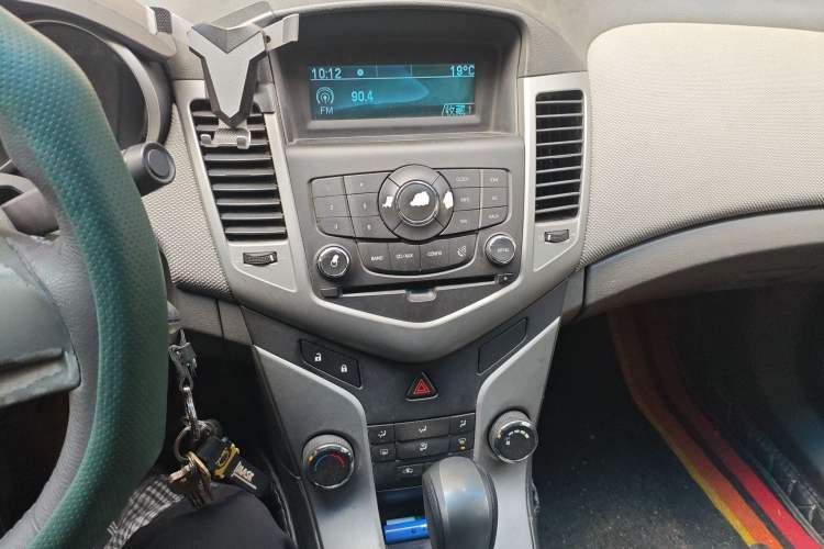 Used Chevrolet Cruze 2011 1.8L SE Automatic Audio And AC Panel