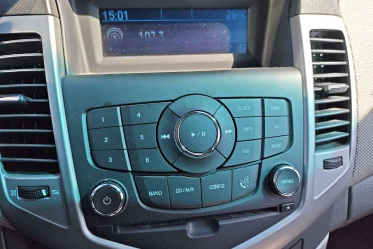 Used Chevrolet Cruze 2011 1.8L SE Automatic Audio And AC Panel