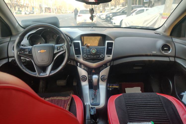 Used Chevrolet Cruze 2011 1.8L SX Automatic Transmission Center Console