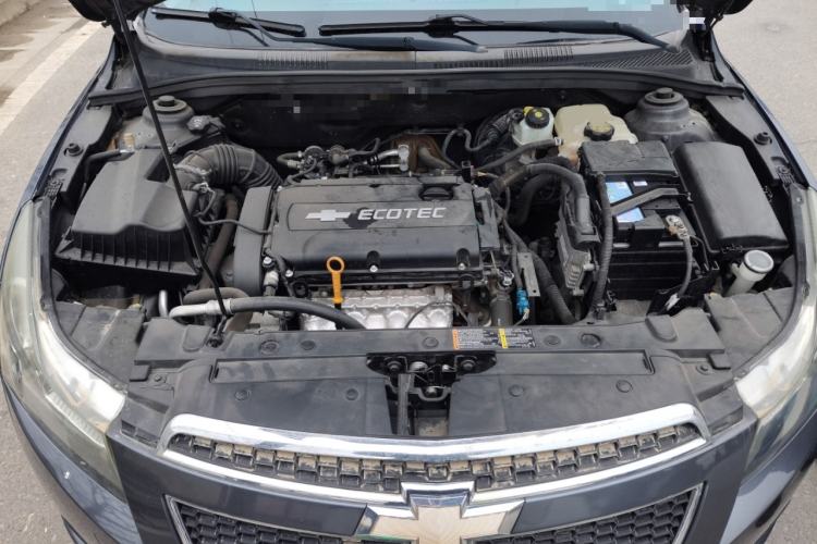 Used Chevrolet Cruze 2011 1.6L SE MT Transformers Edition Engine Bay