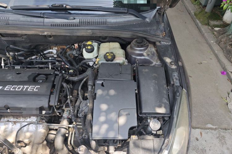 Used Chevrolet Cruze 2011 1.8L SE Automatic Engine Bay Left