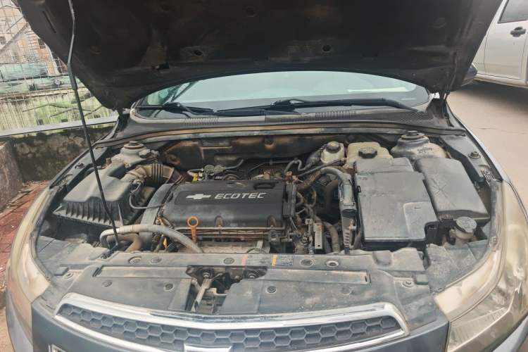 Used Chevrolet Cruze 2011 1.6L SL MT Engine Bay
