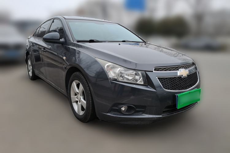 Used Chevrolet Cruze 2011 1.6L SE MT Transformers Edition Front Right 45 Deg