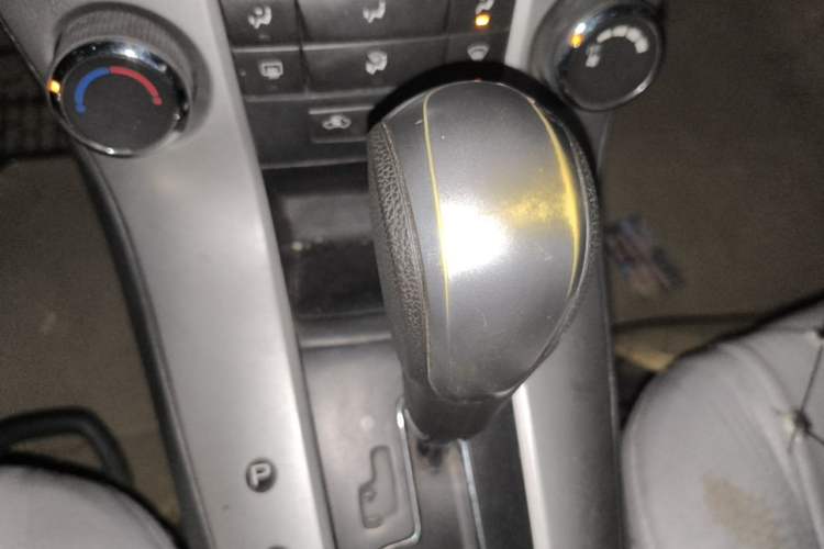 Used Chevrolet Cruze 2011 1.6L SE Automatic Gear Lever