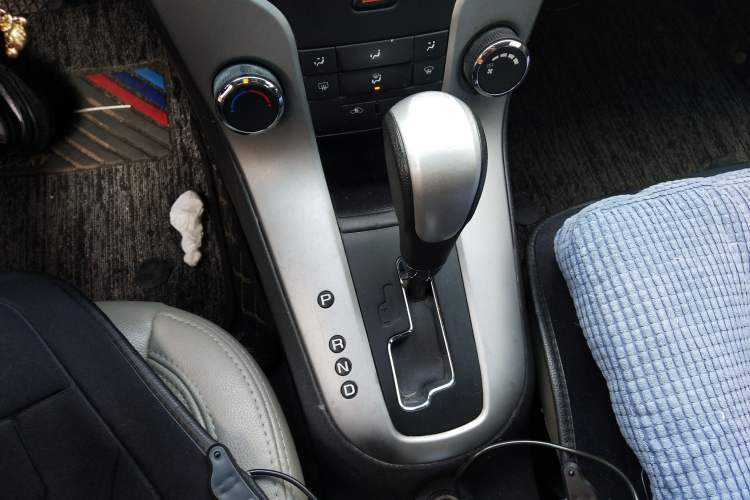 Used Chevrolet Cruze 2011 1.8L SE Automatic Gear Lever