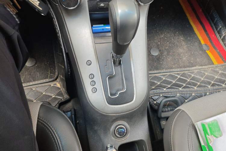 Used Chevrolet Cruze 2011 1.8L SE Automatic Gear Lever