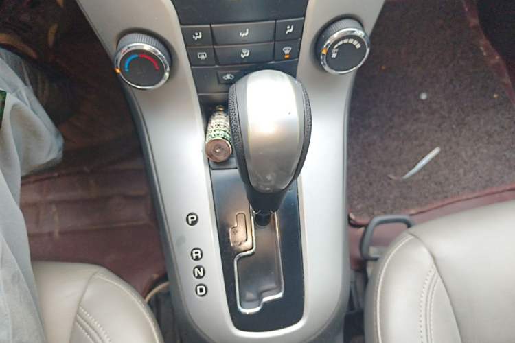 Used Chevrolet Cruze 2011 1.8L SE Automatic Gear Lever