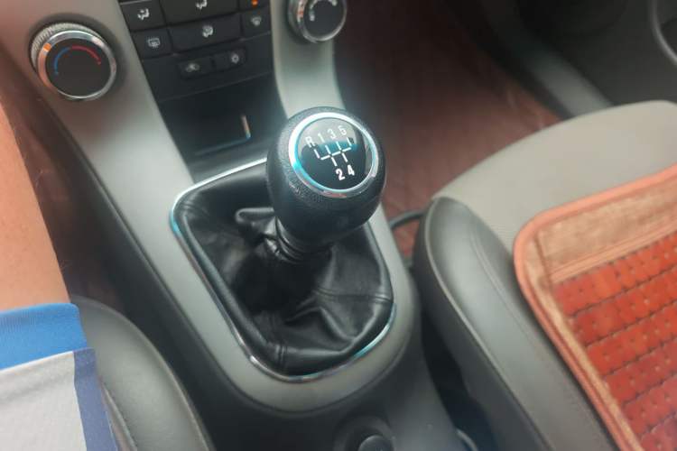 Used Chevrolet Cruze 2011 1.6L SL MT Gear Lever
