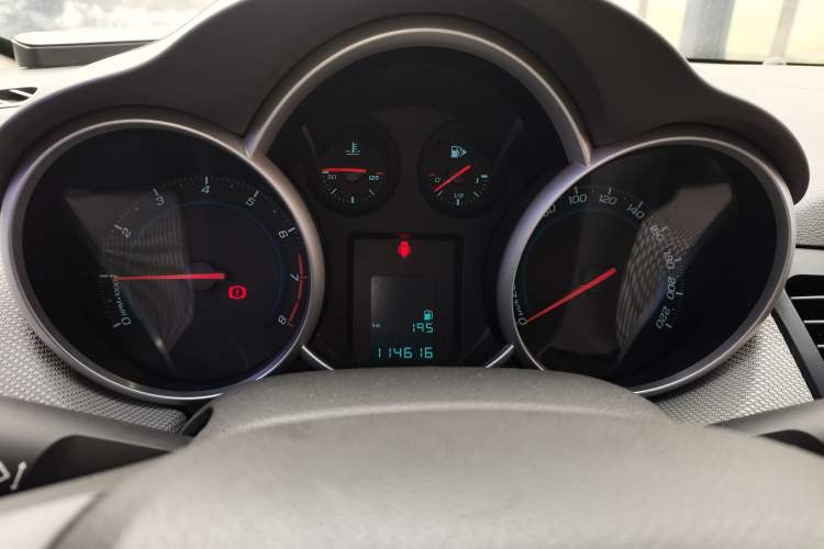 Used Chevrolet Cruze 2011 1.6L SE MT Transformers Edition Instrument Cluster