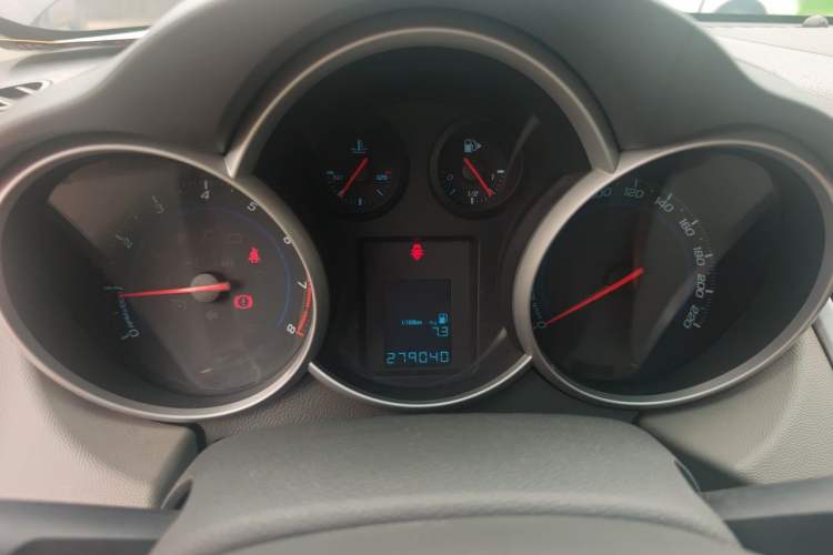 Used Chevrolet Cruze 2011 1.6L SL MT Instrument Cluster