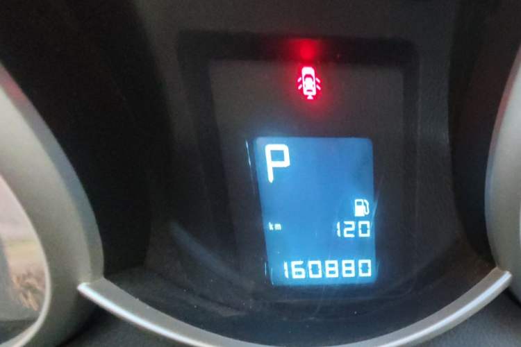 Used Chevrolet Cruze 2011 1.8L SE Automatic Odometer Close Up