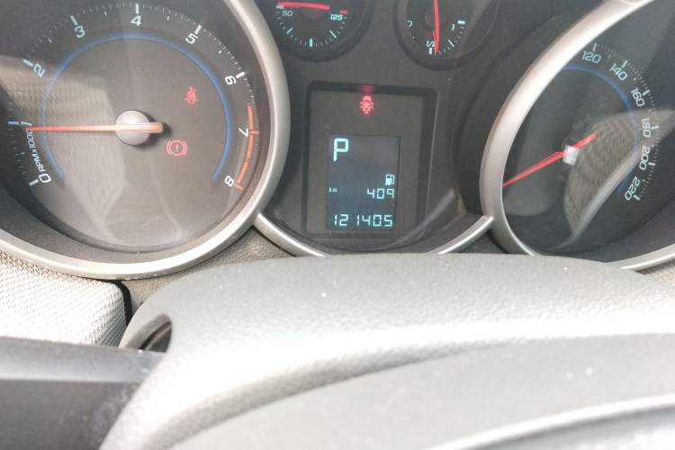 Used Chevrolet Cruze 2011 1.8L SE Automatic Odometer Close Up