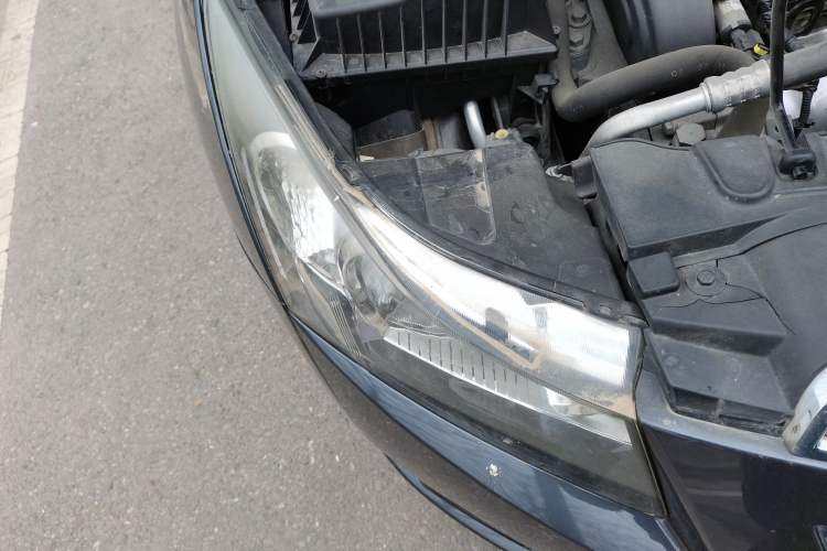 Used Chevrolet Cruze 2011 1.6L SE MT Transformers Edition Right Front Headlight