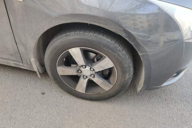 Used Chevrolet Cruze 2011 1.8L SX Automatic Transmission Right Front Wheel Hub