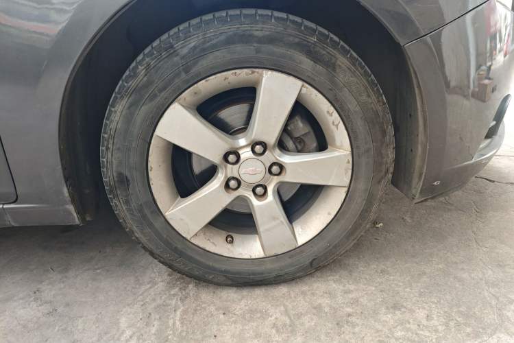 Used Chevrolet Cruze 2011 1.8L SE Automatic Right Front Wheel Hub