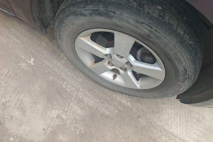 Used Chevrolet Cruze 2011 1.6L SL MT Right Front Wheel Hub