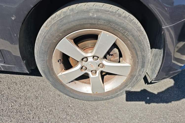 Used Chevrolet Cruze 2011 1.8L SE Automatic Right Front Wheel Hub