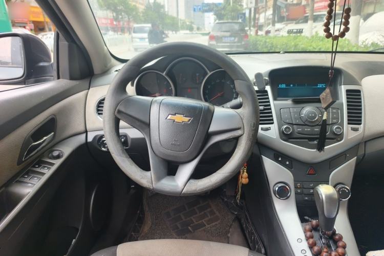 Used Chevrolet Cruze 2011 1.8L SE Automatic Steering Wheel