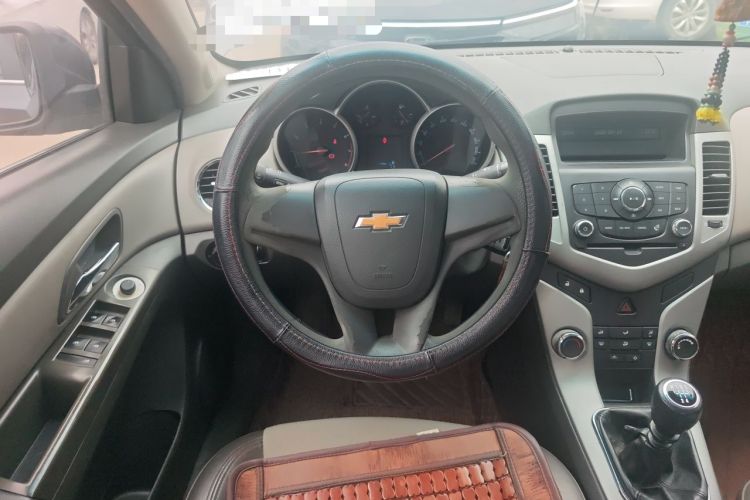 Used Chevrolet Cruze 2011 1.6L SL MT Steering Wheel