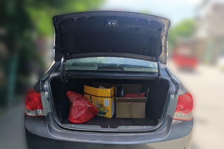 Used Chevrolet Cruze 2011 1.8L SE Automatic Trunk