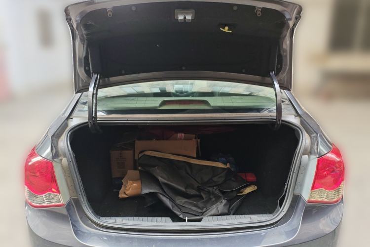 Used Chevrolet Cruze 2011 1.8L SE Automatic Trunk