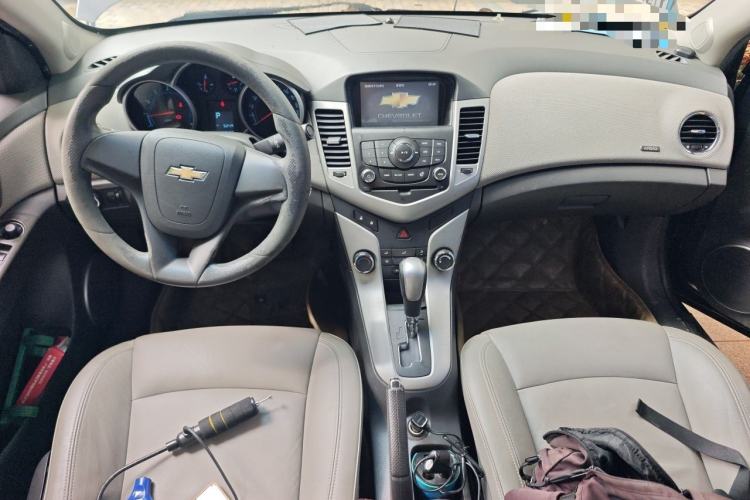Used Chevrolet Cruze 2011 1.8L SE Automatic Center Console