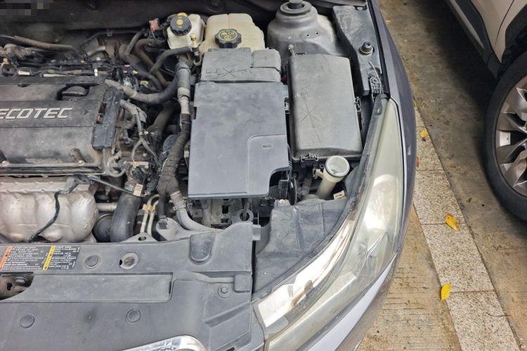 Used Chevrolet Cruze 2011 1.8L SE Automatic Engine Bay Left