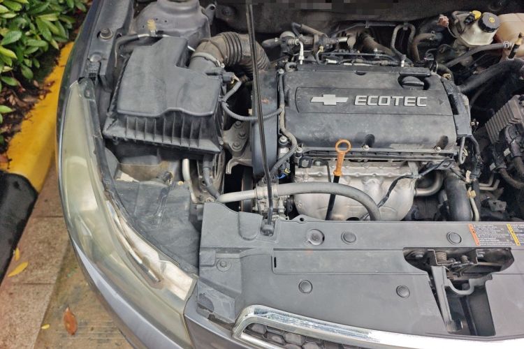 Used Chevrolet Cruze 2011 1.8L SE Automatic Engine Bay Right