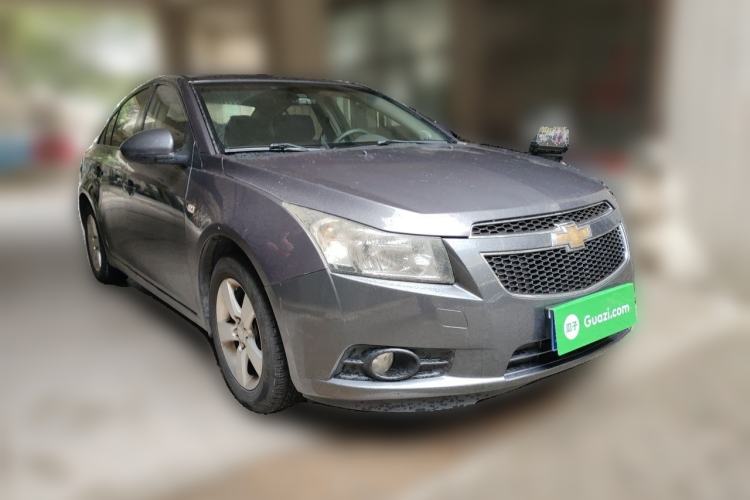 Used Chevrolet Cruze 2011 1.6L SE MT Transformers Edition Front Right 45 Deg