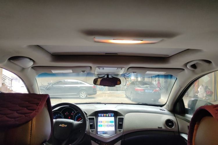 Used Chevrolet Cruze 2011 1.6L SE MT Transformers Edition Headliner