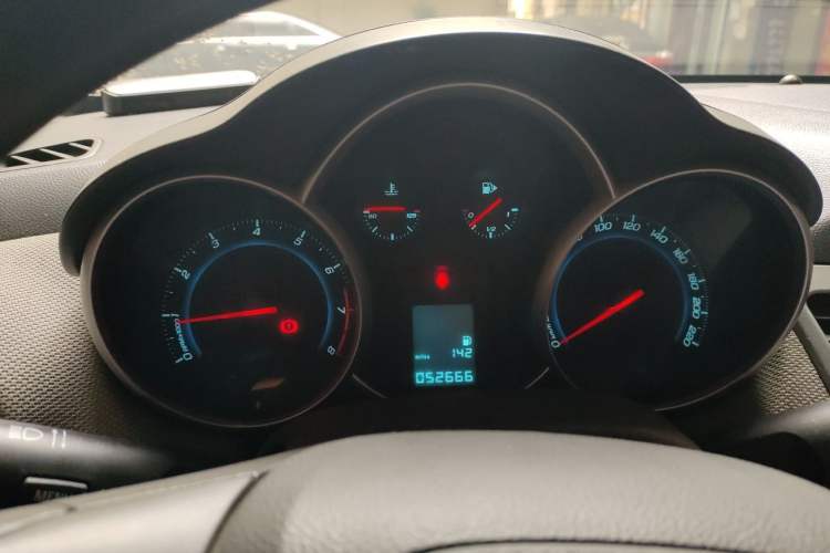 Used Chevrolet Cruze 2011 1.6L SE MT Transformers Edition Instrument Cluster