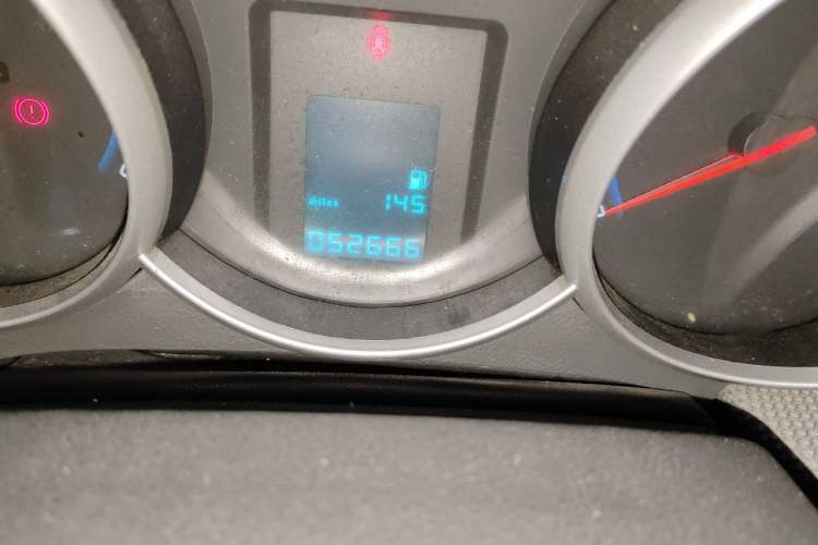 Used Chevrolet Cruze 2011 1.6L SE MT Transformers Edition Odometer Close Up