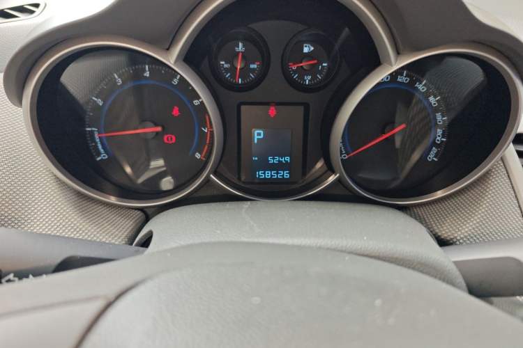 Used Chevrolet Cruze 2011 1.8L SE Automatic Odometer Close Up